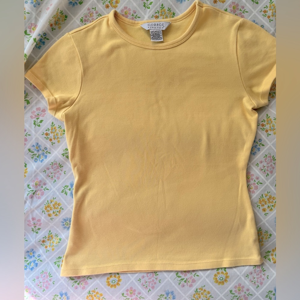 pima cotton soft warm yellow vintage 90s top • george stretch T-shirt •medium